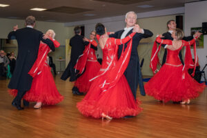 Tanzeinlage Wiener Walzer des 1. FCF beim Benefizball 2023